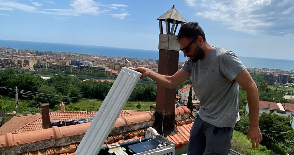 SERIO E AFFIDABILE, TECNICO E PRATICO
FATTI E POCHE PAROLE, RISOLVE OGNI GUASTO.